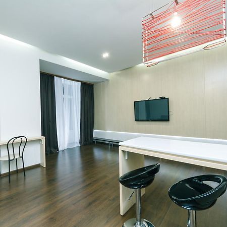 Kreschatik 21 With Terrace 2Br Kyiv Exterior photo